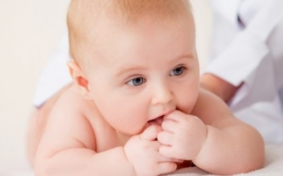 Drumul Minunat al Părinților: Îngrijirea Bebelușilor și Descoperirea Vieții de Familie