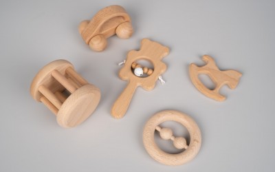 Despre Bebeluși, Jucării Montessori și Accesorii pentru Aceștia în Funcție de Nevoile Lor